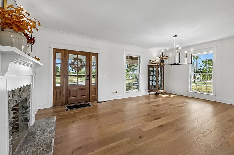 Main property photo